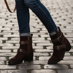 Donald Pliner Womens NEW Dahlin Suede Embossed Boot Leather Zip Bootie Brown 8